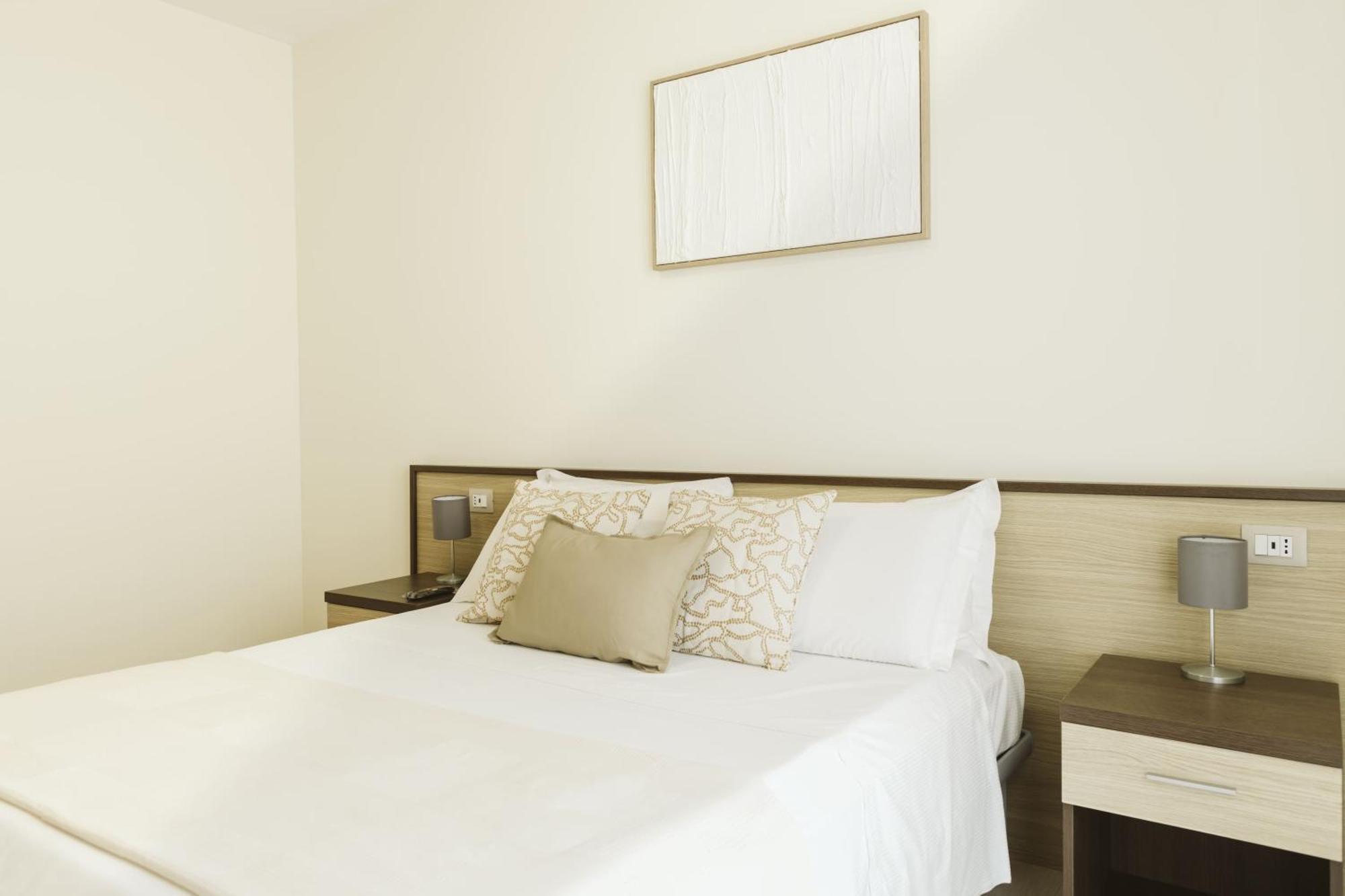 Aparthotel Residenze Roscioli Roseto Degli Abruzzi Exterior foto