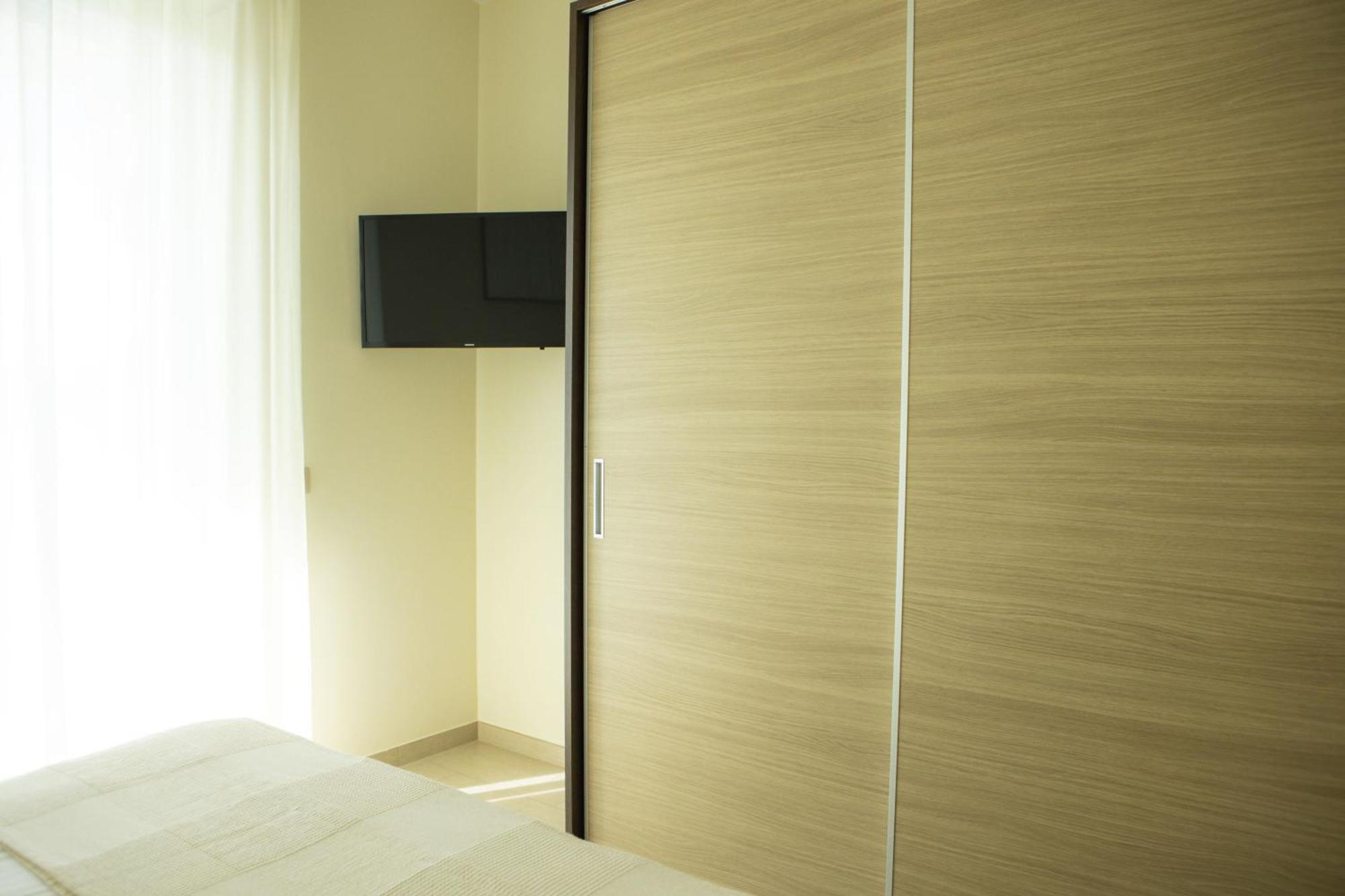Aparthotel Residenze Roscioli Roseto Degli Abruzzi Exterior foto